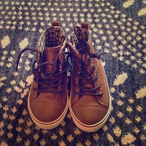 Toddler boy boots size 6